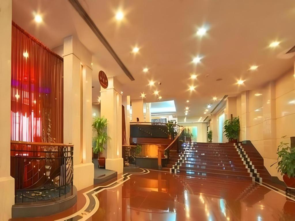 Friendship Hotel Shenzhen Bagian luar foto