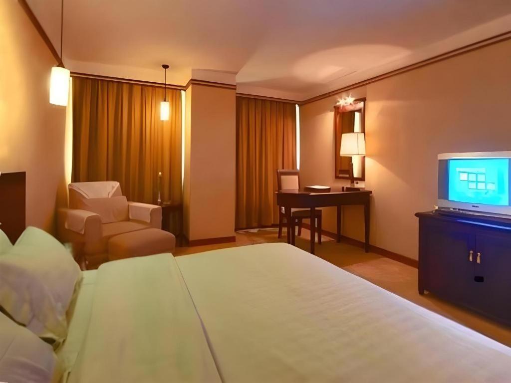 Friendship Hotel Shenzhen Bagian luar foto