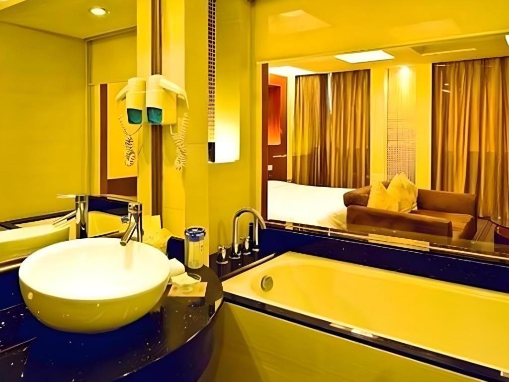 Friendship Hotel Shenzhen Bagian luar foto